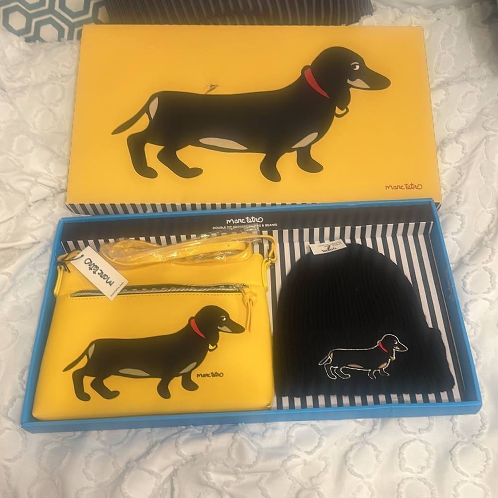 NWT Marc Tetro Dachshund Dog Crossbody Bag & Beanie Hat Gift Set- price is firm - Picture 6 of 11